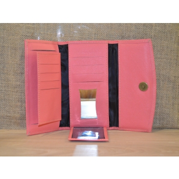 Portfel duży skórzany jasno różowy z kwiatowym kolorowym haftem .